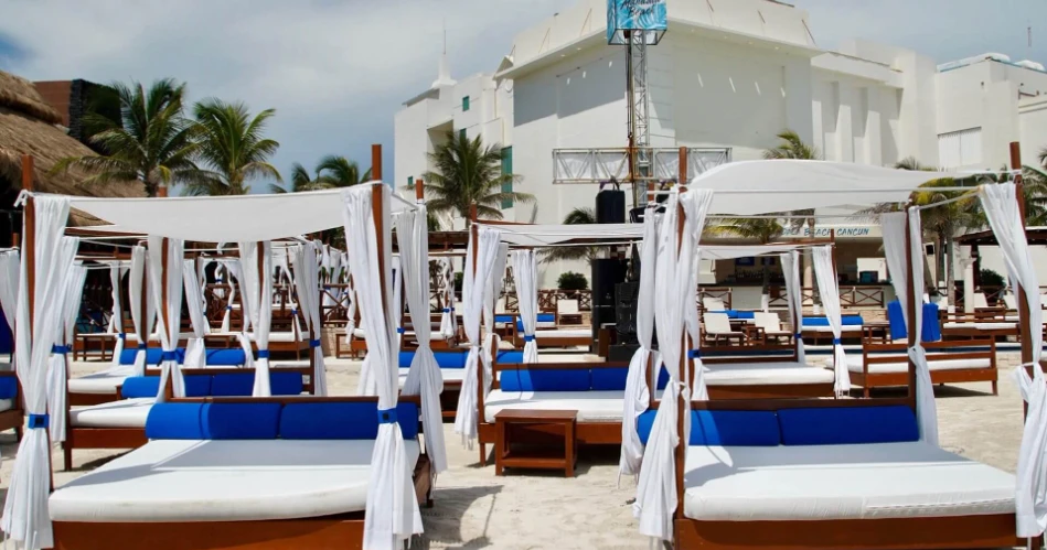 7 Best Beach Clubs and Bars in Cancún